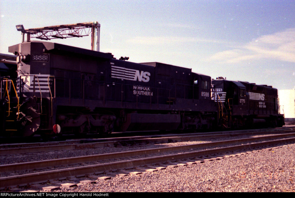 NS 8588